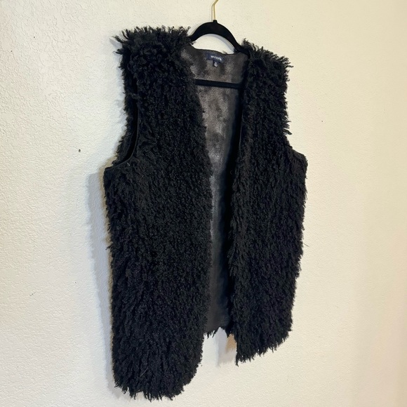 Max Edition Faux Fur Vest - Picture 4 of 8